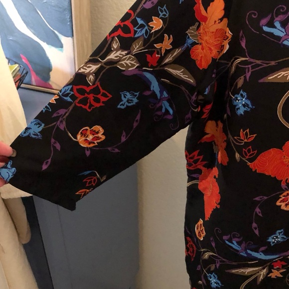 French Laundry Black Floral Silk Women’s Button Down - Picture 4 of 12